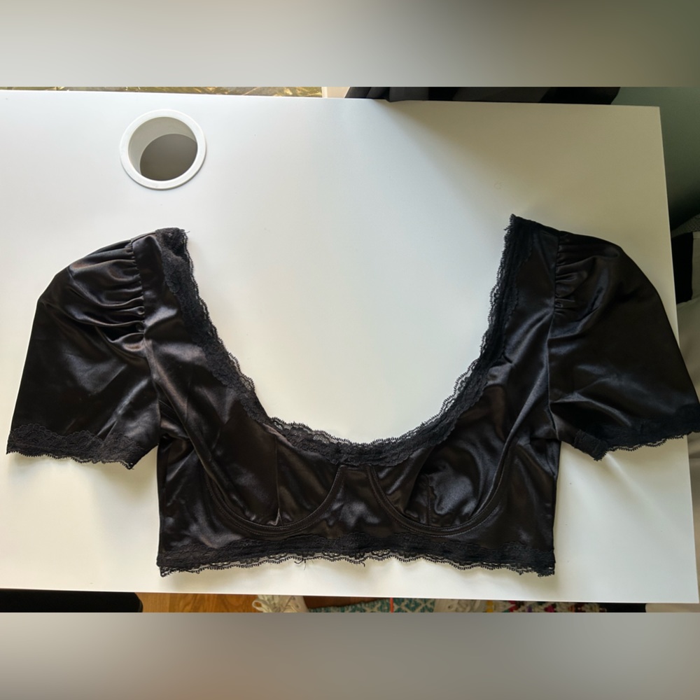 Princess Polly- US 6- black satin and lace crop top